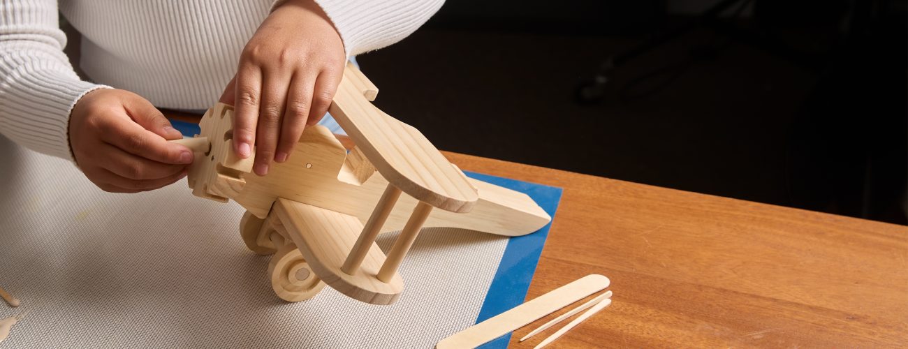 ساخت هواپیما چوبی با ابزار ساده در منزل